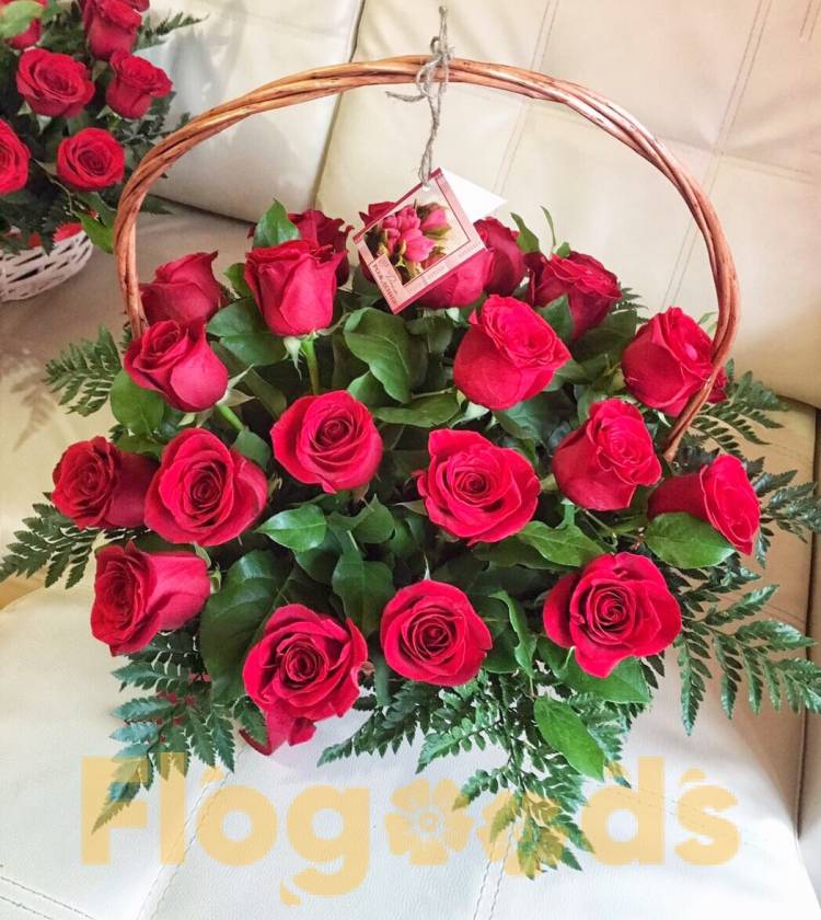 Корзина «Донна роза» за 12 373 руб.